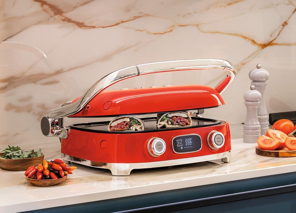 Built-in oven and coffee machine suite